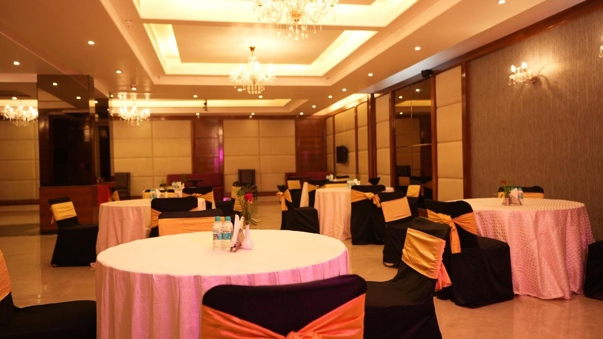 Hotel Africa Avenue - Greater Kailash 1 New Delhi Exterior photo