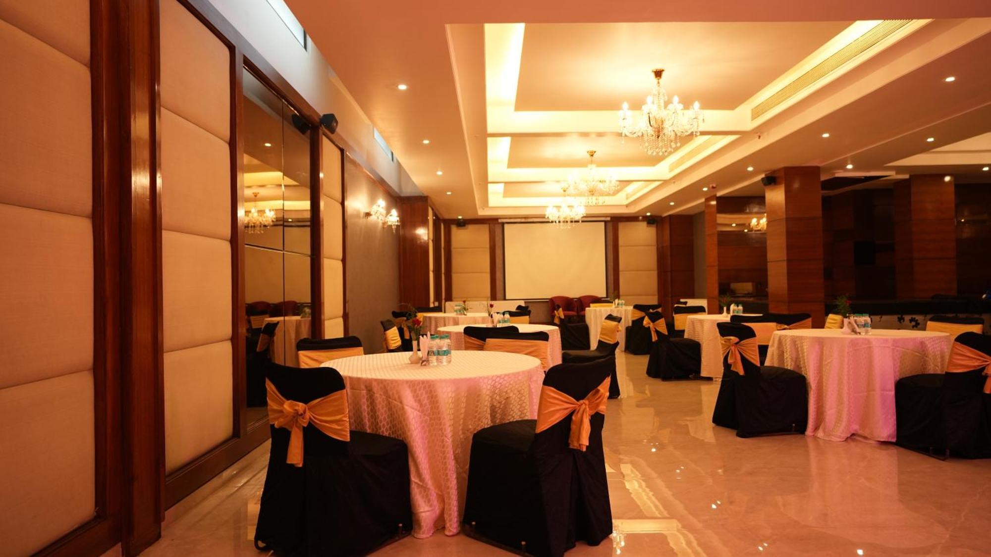 Hotel Africa Avenue - Greater Kailash 1 New Delhi Exterior photo