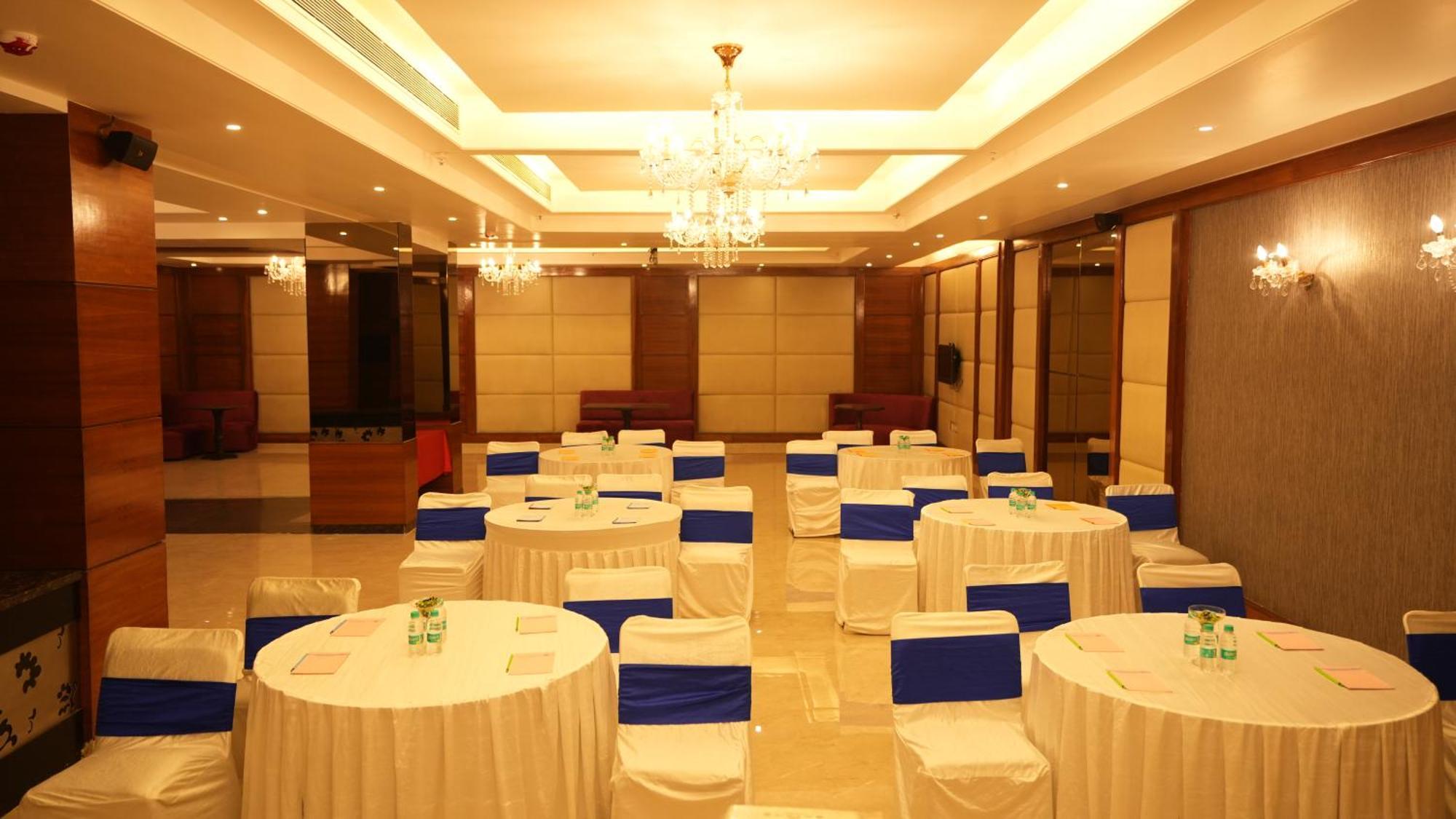 Hotel Africa Avenue - Greater Kailash 1 New Delhi Exterior photo